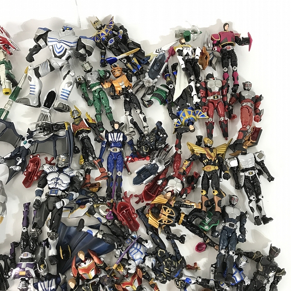 実際に弊社で買取させて頂いた【おまとめ】BANDAI/バンダイ 仮面ライダー龍騎 装着変身 他 ナイト/リュウガ/ファム/ミラーモンスター 等の画像 2枚目