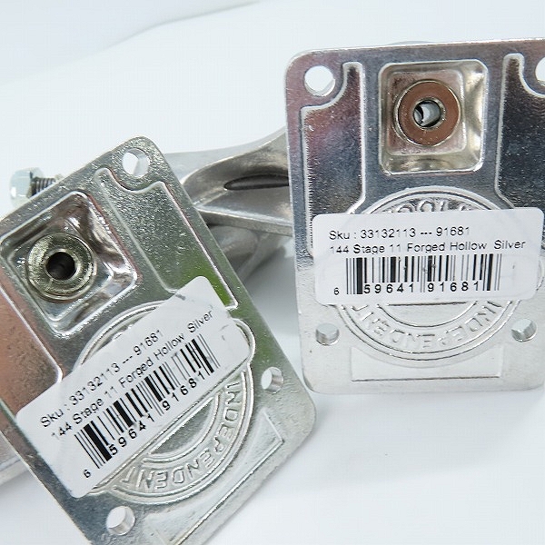 実際に弊社で買取させて頂いた(4)【未使用】INDEPENDENT/インディペンデント 144 STAGE 11 FORGED HOLLOW SILVER スケートボード トラックの画像 3枚目