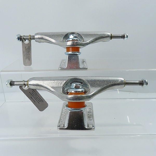 実際に弊社で買取させて頂いた(2)【未使用】INDEPENDENT/インディペンデント 144 STAGE 11 FORGED HOLLOW SILVER スケートボード トラックの画像 1枚目