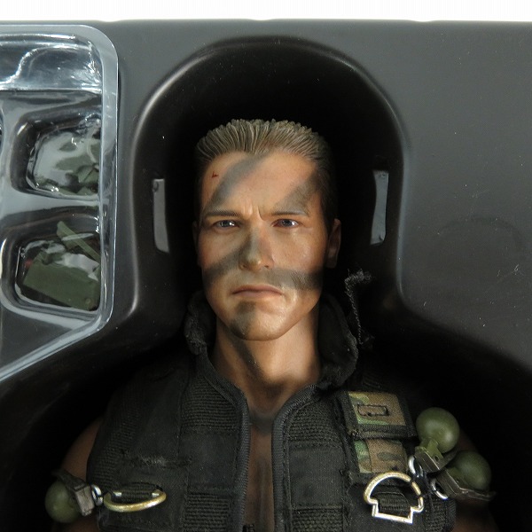 実際に弊社で買取させて頂いたHOTTOYS/ホットトイズ ムービー・マスターピース コマンドー ジョン・メイトリックス 1/6スケール フィギュアの画像 2枚目