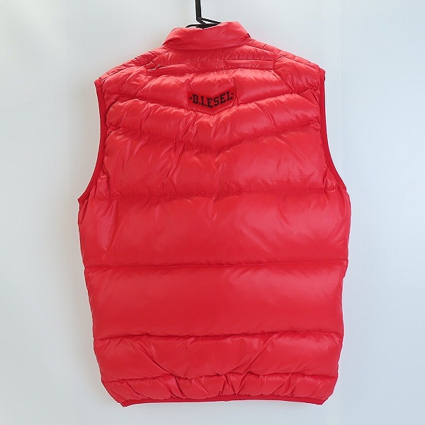 実際に弊社で買取させて頂いたDIESEL/ディーゼル 隠しフード付き フェザー混ダウンベスト 00E8F203/Mの画像 1枚目