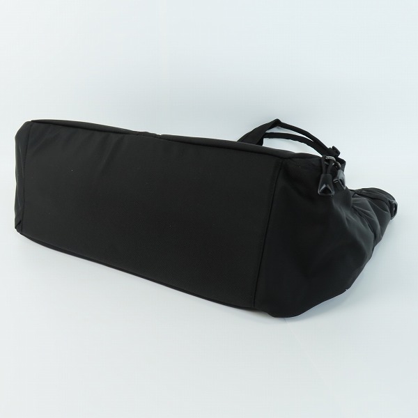 実際に弊社で買取させて頂いた【未使用】karrimor/カリマー 2WAY TRIBUTE TOTE/トリビュート トート/ショルダーバッグ ブラック/501027-9000の画像 2枚目