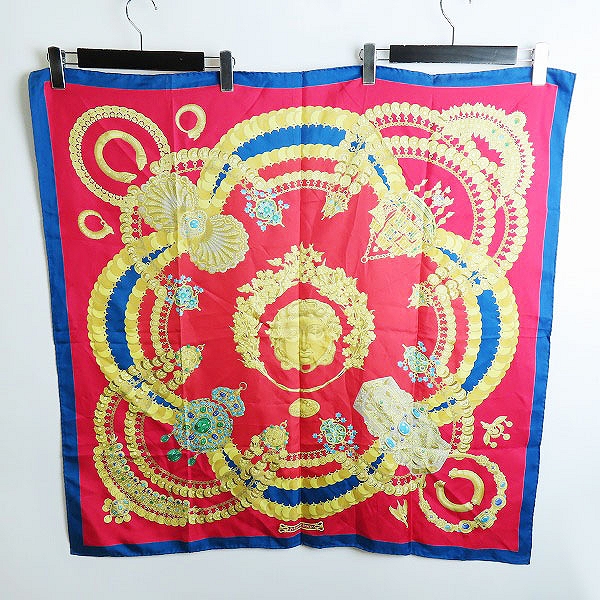 実際に弊社で買取させて頂いたHERMES/エルメス カレ90 KOSMIMA 宇宙 スカーフの画像 2枚目