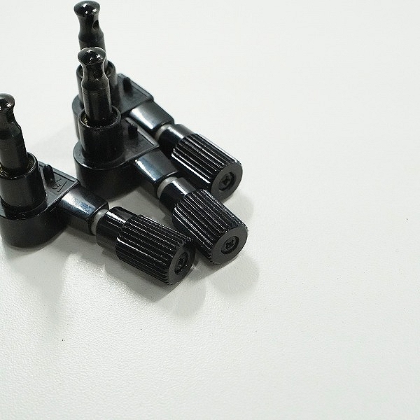 実際に弊社で買取させて頂いたGROVER/グローバー 型番不明 ブラック 3対3 ギター用 ペグ パーツの画像 3枚目