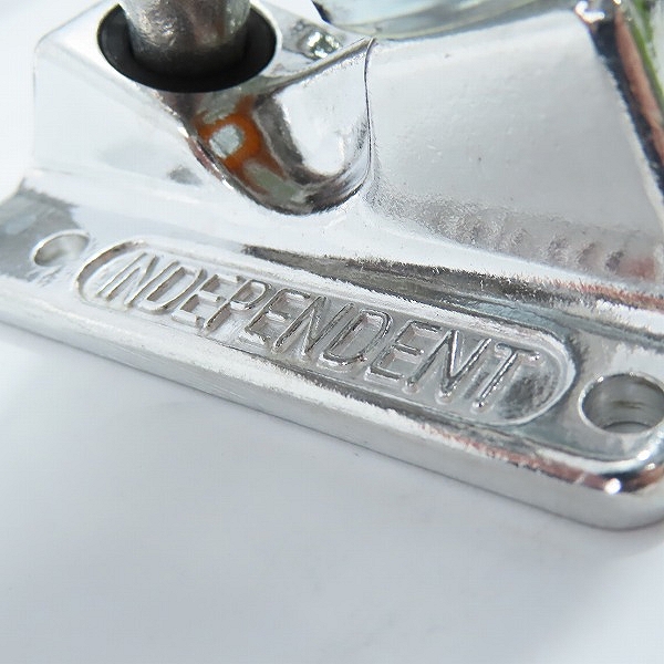 実際に弊社で買取させて頂いた(8)【未使用】INDEPENDENT/インディペンデント 144 STAGE 11 FORGED HOLLOW SILVER スケートボード トラックの画像 6枚目