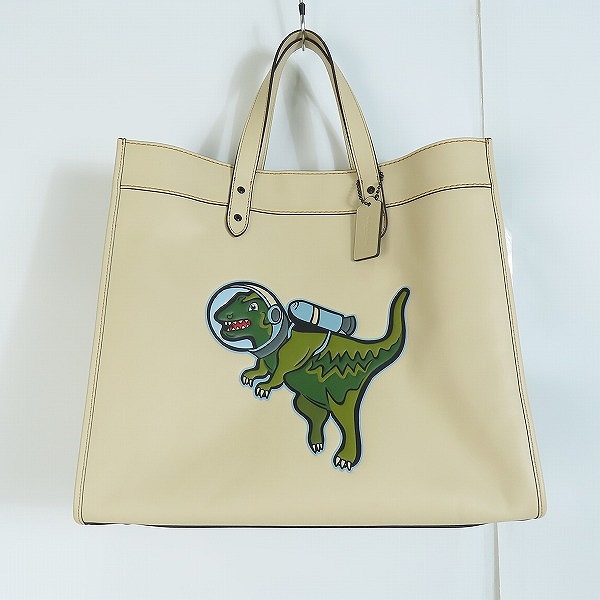 実際に弊社で買取させて頂いたCOACH/コーチ 23AW フィールド トート 40 レキシー スペース トートバッグ