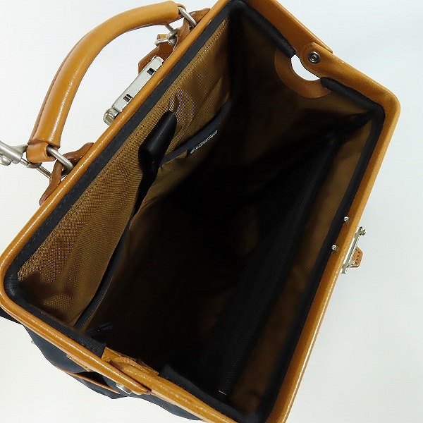 実際に弊社で買取させて頂いたMASTER PIECE/マスターピース ダレスバッグ式 がま口 リュック バックパック タクトシリーズ デイパックの画像 3枚目