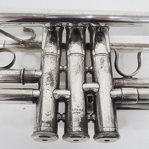 実際に弊社で買取させて頂いた★【難有り】YAMAHA/ヤマハ Custom YTR-934ML/YTR934ML トランペット シルバー ハードケース付の画像 7枚目