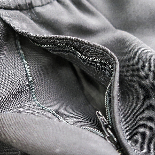 実際に弊社で買取させて頂いたGIVENCHY/ジバンシィ ゴールドボタン イージーパンツ/ジョガーロングパンツ BM505Q100H/48の画像 3枚目