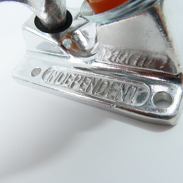 実際に弊社で買取させて頂いた(2)【未使用】INDEPENDENT/インディペンデント 144 STAGE 11 FORGED HOLLOW SILVER スケートボード トラックの画像 4枚目