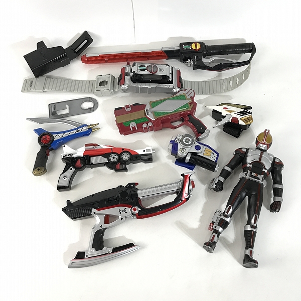 実際に弊社で買取させて頂いた【おまとめ】BANDAI/バンダイ 他 仮面ライダーカブト/デカレンジャー カブトクナイガン/ブレスロットル 等