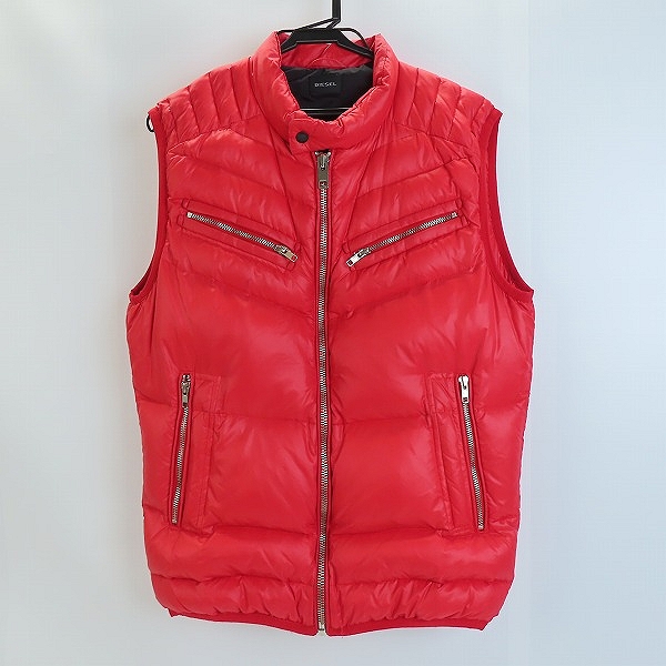 実際に弊社で買取させて頂いたDIESEL/ディーゼル 隠しフード付き フェザー混ダウンベスト 00E8F203/M