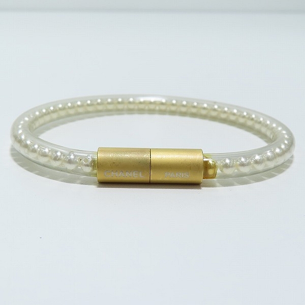実際に弊社で買取させて頂いたCHANEL/シャネル チューブブレスレット フェイクパール  00 Sの画像 1枚目