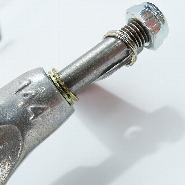 実際に弊社で買取させて頂いた(6)【未使用】INDEPENDENT/インディペンデント 144 STAGE 11 FORGED HOLLOW SILVER スケートボード トラックの画像 6枚目