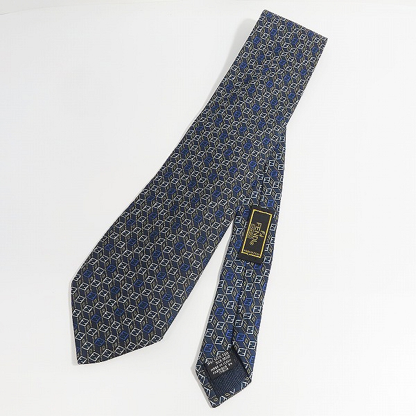 実際に弊社で買取させて頂いたFENDI/フェンディ 総柄ネクタイ/4点セットの画像 1枚目