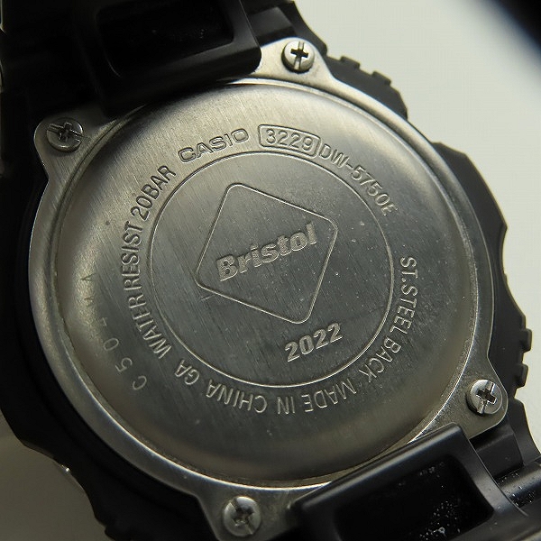 実際に弊社で買取させて頂いたG-SHOCK×F.C.Real Bristol/ジーショック×エフシーレアルブリストル クォーツ デジタル腕時計 DW-5750Eの画像 3枚目