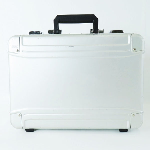 実際に弊社で買取させて頂いたZERO HALLIBURTON/ゼロハリバートン TSA搭載アタッシュケース