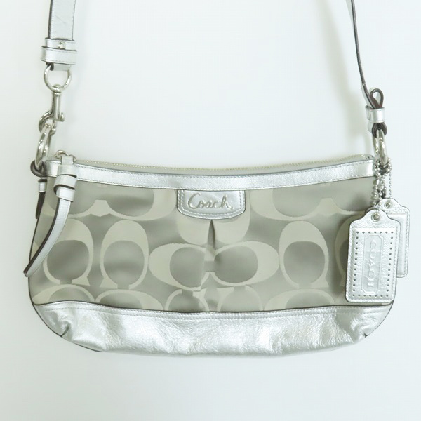 実際に弊社で買取させて頂いたCOACH/コーチ シグネチャー クロスボディ ショルダーバッグ F19742 