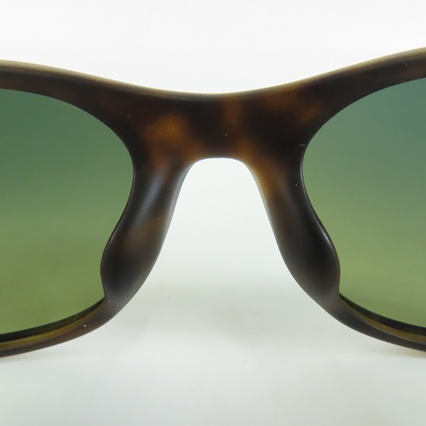 実際に弊社で買取させて頂いたRay-Ban/レイバン NEW WAYFARER/ニュー ウェイファーラー 偏光サングラス RB2132-F 894/76の画像 4枚目