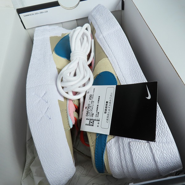 実際に弊社で買取させて頂いた【未使用】NIKE×SACAI×KAWS/ナイキ×サカイ×カウズ BLAZER LOW REED/ブレーザーロー リード DM7901-200 /26.5の画像 7枚目