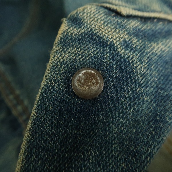 実際に弊社で買取させて頂いたLEVIS/リーバイス 70505 522刻印 BIGE 不均等Ｖ デニムジャケットの画像 4枚目