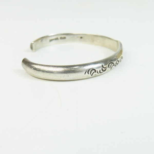 実際に弊社で買取させて頂いたARIZONA FREEDOM/アリゾナフリーダム 太陽神打込 唐草 バングル/ブレスレットの画像 3枚目
