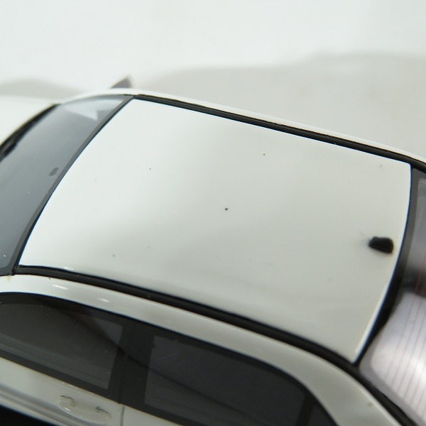 実際に弊社で買取させて頂いた京商 1/43 三菱 ランサー エボリューション IX MR ホワイトパール/ミニカーの画像 6枚目