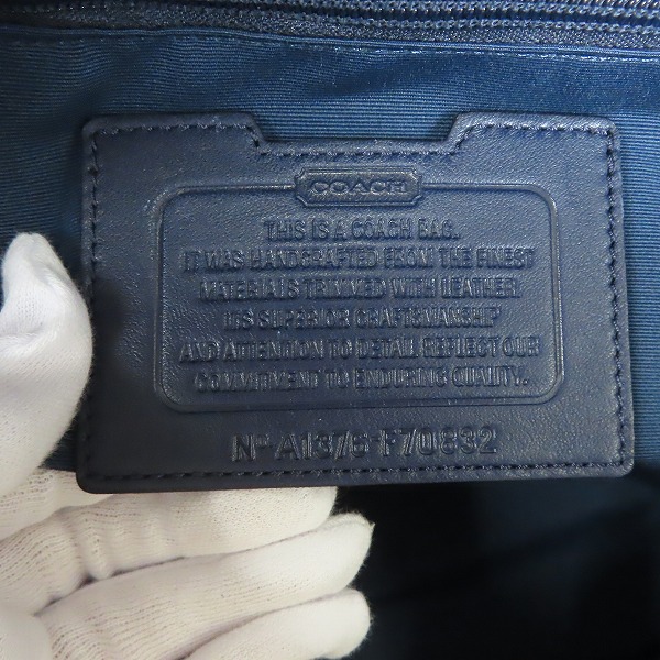 実際に弊社で買取させて頂いたCOACH/コーチ ヘリテージ シグネチャー キャンバス ウィークエンド トートバッグ F70832の画像 4枚目