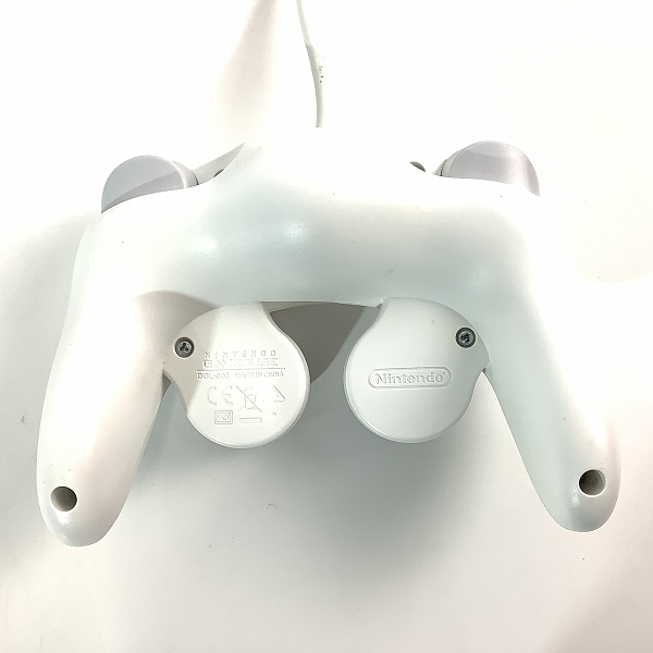 実際に弊社で買取させて頂いたNintendo/任天堂 ニンテンドー ゲームキューブ コントローラー DOL-003 スマブラ ブラック/ホワイト 2点セット【動作未確認】の画像 6枚目