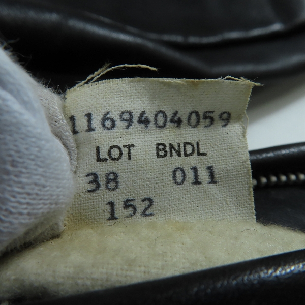 実際に弊社で買取させて頂いたSCHOTT/ショット ボアライナー付き シングルレザーライダースジャケット /38の画像 3枚目