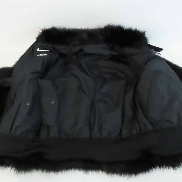 実際に弊社で買取させて頂いたNIKE×AMBUSH/ナイキ×アンブッシュ 18AW リバーシブルフェイクファーコートジャケット AQ9225-010/XSの画像 8枚目