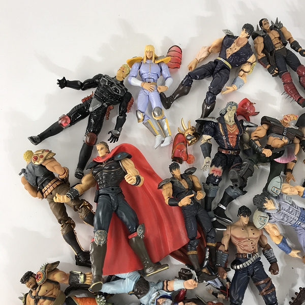 実際に弊社で買取させて頂いた【おまとめ】北斗の拳 ケンシロウ/ユダ/ラオウ/トキ 等 フィギュアの画像 1枚目