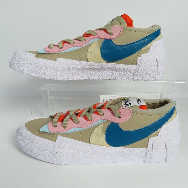 実際に弊社で買取させて頂いた【未使用】NIKE×SACAI×KAWS/ナイキ×サカイ×カウズ BLAZER LOW REED/ブレーザーロー リード DM7901-200 /26.5の画像 3枚目