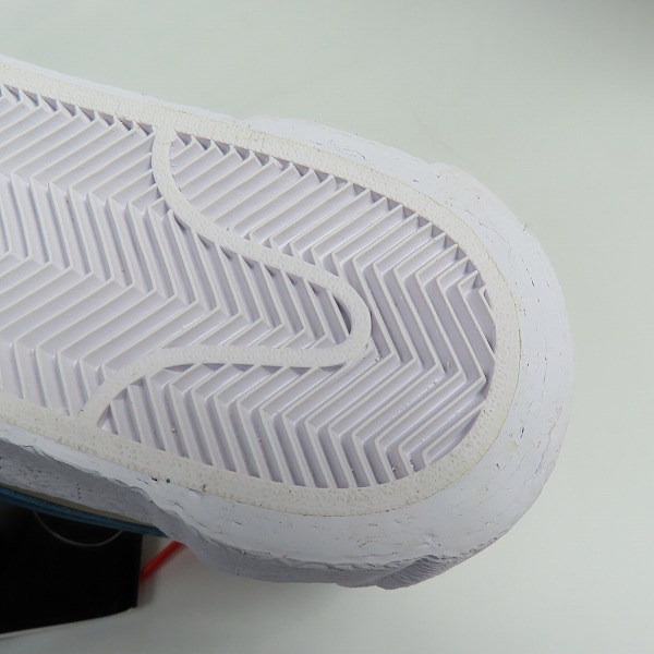 実際に弊社で買取させて頂いた【未使用】NIKE×SACAI×KAWS/ナイキ×サカイ×カウズ BLAZER LOW REED/ブレーザーロー リード DM7901-200 /26.5の画像 6枚目