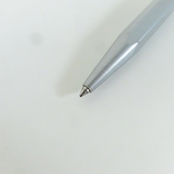 実際に弊社で買取させて頂いたCARAN d'ACHE/カランダッシュ swiss made 849 ボールペン グレーの画像 1枚目
