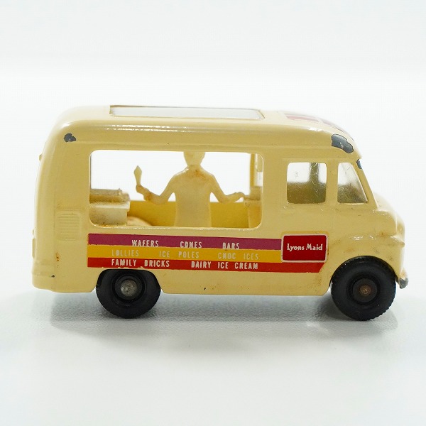 実際に弊社で買取させて頂いたMATCHBOX/マッチボックス No.47 LORD NEILSON ICE CREAM SHOP アイスクリーム販売車 ミニカー の画像 4枚目