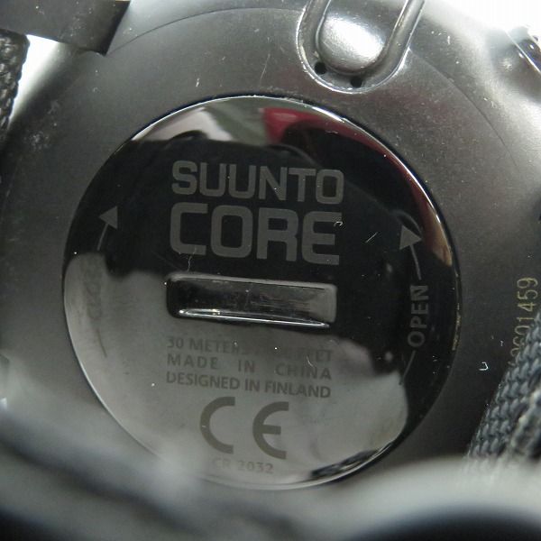 実際に弊社で買取させて頂いたSUNTO/スント CORE BLACK RED アウトドアウォッチ S023158000の画像 3枚目
