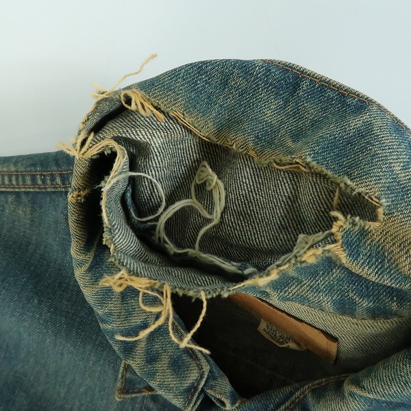 実際に弊社で買取させて頂いたLEVIS/リーバイス 70505 522刻印 BIGE 不均等Ｖ デニムジャケットの画像 5枚目