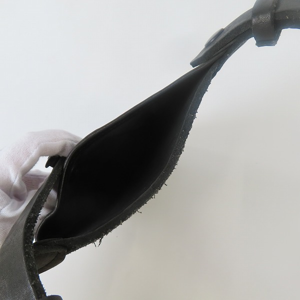 実際に弊社で買取させて頂いたISAMU KATAYAMA BACKLASH/イサムカタヤマバックラッシュ  レザー ウエストバッグ ポーチの画像 3枚目