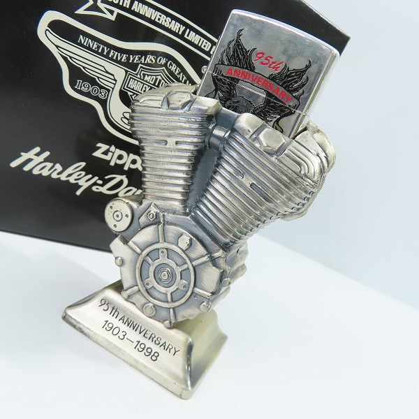 実際に弊社で買取させて頂いたZIPPO/ジッポー ハーレーダビッドソン 95th ANNIVERSARY LIMITED 台座付き 1997年製