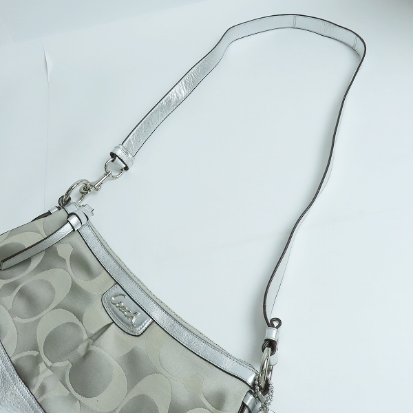 実際に弊社で買取させて頂いたCOACH/コーチ シグネチャー クロスボディ ショルダーバッグ F19742 の画像 2枚目