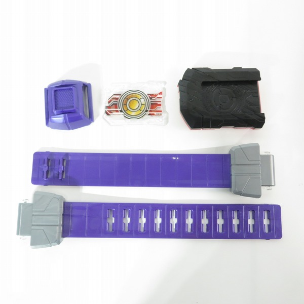 実際に弊社で買取させて頂いたBANDAI/バンダイ 仮面ライダーギーツ 変身ベルト DXヴィジョンドライバー/プレミアムバンダイの画像 7枚目