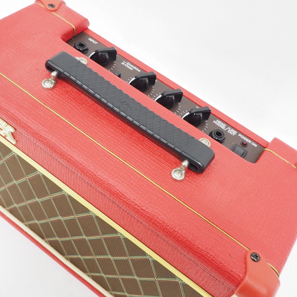 実際に弊社で買取させて頂いたVOX/ヴォックス Pathfinder 10 Red V9106 ギターアンプ コンボアンプ 限定レッドモデル【動作確認済】の画像 2枚目