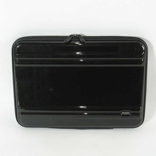 実際に弊社で買取させて頂いたZERO HALLIBURTON/ゼロハリバートン 13インチ用 モバイルPCケース タブレット ポリカーボネート 81122