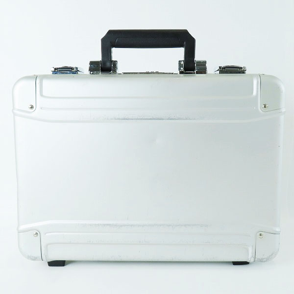 実際に弊社で買取させて頂いたZERO HALLIBURTON/ゼロハリバートン TSA搭載アタッシュケースの画像 1枚目