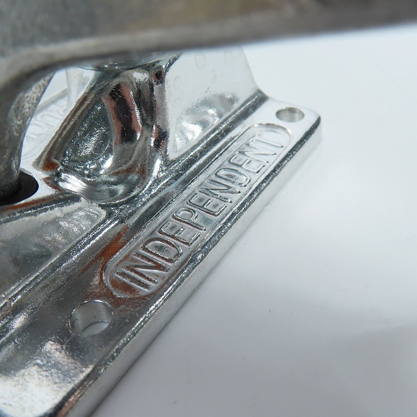 実際に弊社で買取させて頂いた(2)【未使用】INDEPENDENT/インディペンデント 129 Stage 11 Forged Hollow Silver Standard Trucks スケートボード トラック の画像 3枚目