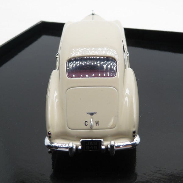 実際に弊社で買取させて頂いたMINICHAMPS/ミニチャンプス 1/43  ベントレー R-タイプ コンチネンタル 1954 アイボリー ミニカーの画像 5枚目
