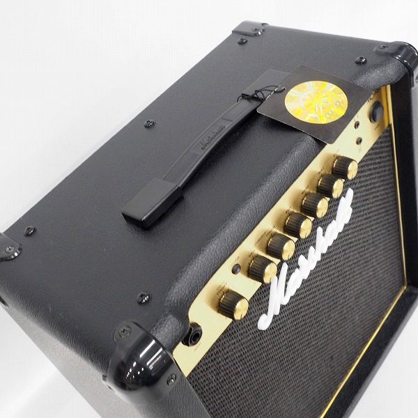 実際に弊社で買取させて頂いたMarahall/マーシャル MG15GR GOLD ギター用 コンボアンプ【動作確認済】の画像 3枚目