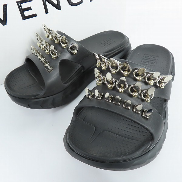 実際に弊社で買取させて頂いたGIVENCHY/ジバンシィ Marshmallow スタッズ ラバーサンダル 39