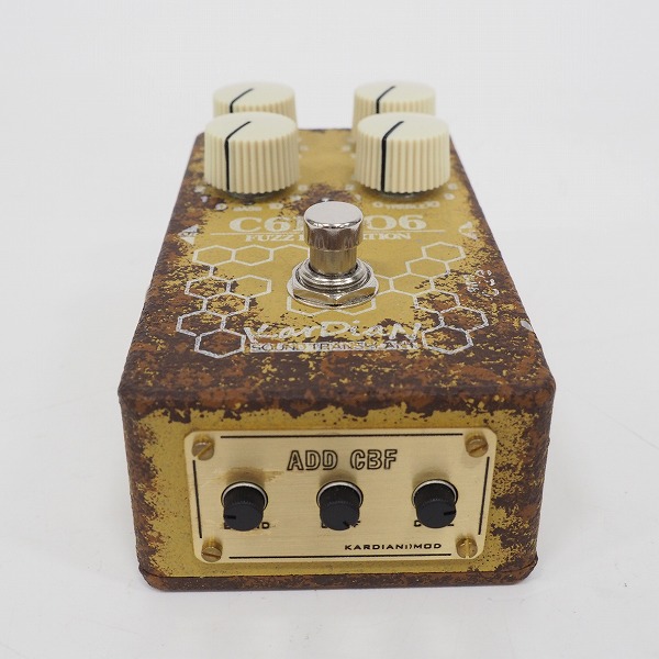 実際に弊社で買取させて頂いたKarDiaN/カージアン VITAMIN C "ADD CBF" ファズ 歪み系エフェクター【動作確認済】の画像 2枚目